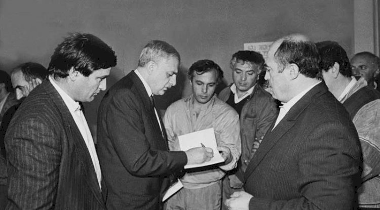ზვიადისტებს ჭუკებივით იჭერენ 